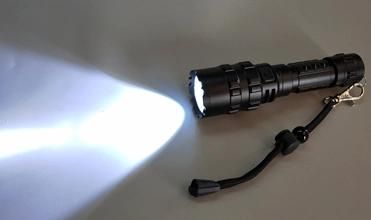 Actory Supply Cheap Super Bright Aluminum USB Rechargeable Mini LED Lamp Torch Tactical Flashlight