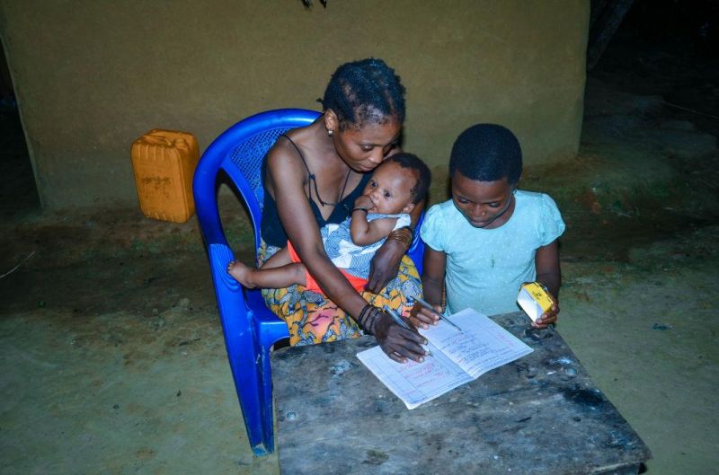 0.3W Solar Energy Save Candlers Killer Table Reaidng Lamp for Children Studing
