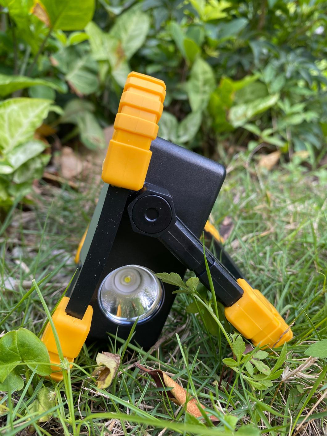 USB Rechargeable Outdoor Camping and Searching LED Work Light with Emergency Power Bank