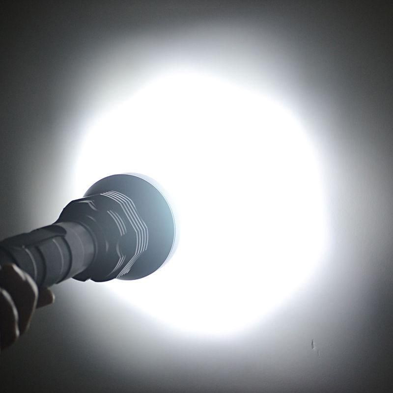 High Brightness 25000 Lm 18X CREE Xml T6 LED Flashlight