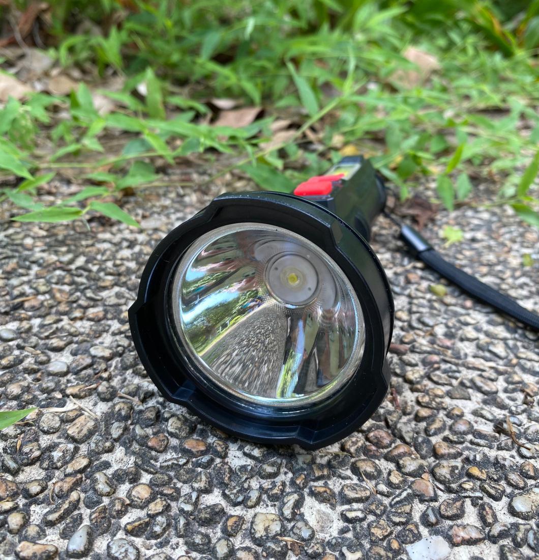 Rechargeable Outdoor Camping Search and Work LED Flashlight