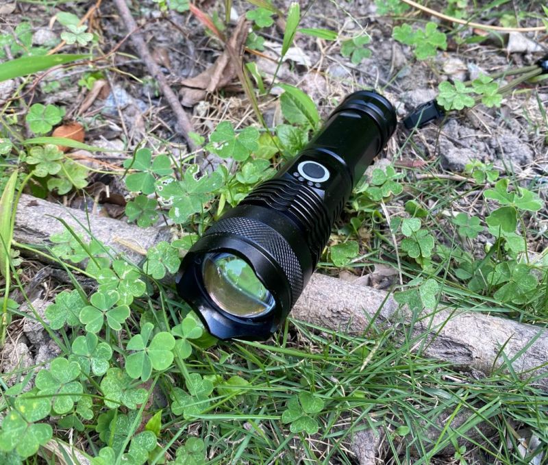 High Power USB Rechargeable Outdoor Camping Searching Work Aluminum LED Flashlight with Zoom in and Zoom out Function