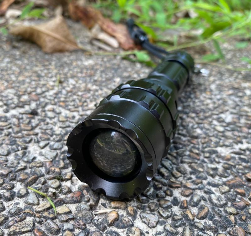 High Power Rechargeable Zoom in and Zoom out Outdoor Camping Searching Aluminum LED Flashlight