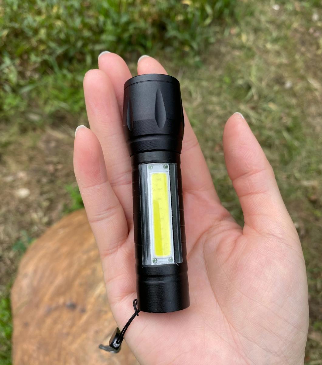 Rechargeable Zoom in and Zoom out Function Outdoor Work Searching LED Flashlight Suitable for Give Away Gifts